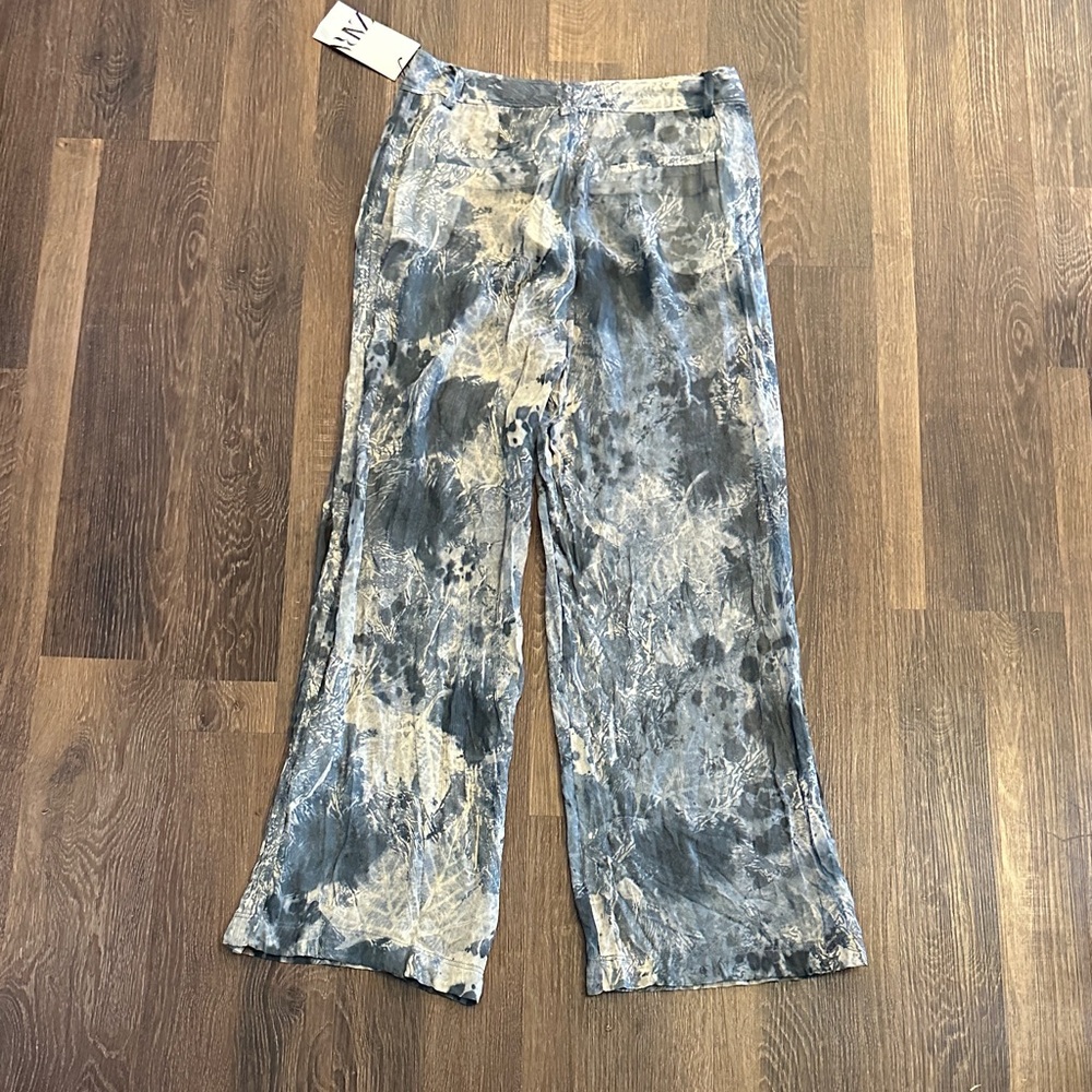 Abstract Patterned Wide-Leg Pants - Picture 2 of 5